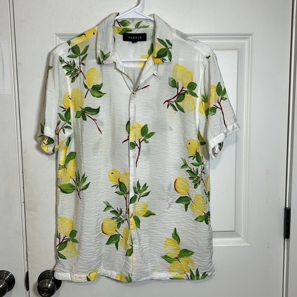 PacSun lemon resort camp shirt size small white short sleeve collar button-down - Picture 2 of 8